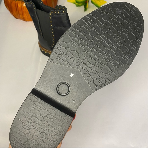 Free People Atlas Puffer Chelsea Black Booties Size 6 - Picture 5 of 13